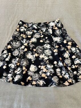 Isaac Mizrahi Live Pull on Floral Flare Skirt